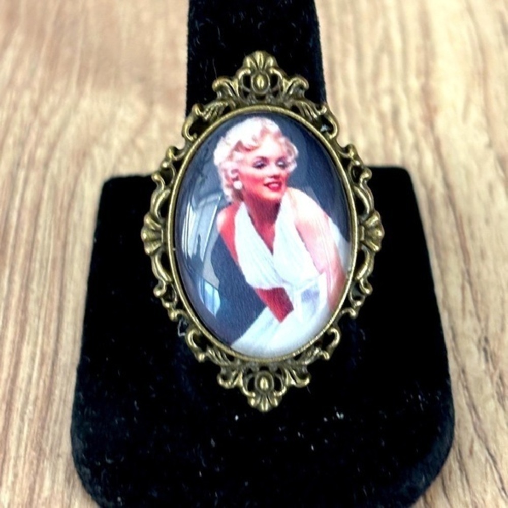 Handmade Marilyn Monroe Adjustable Ring, NWT, Antique Style